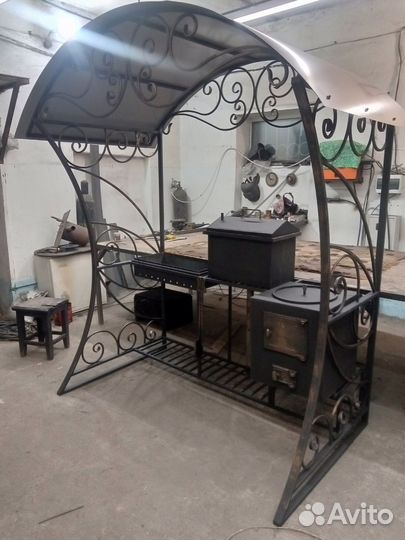 Кованые мангалы с крышей