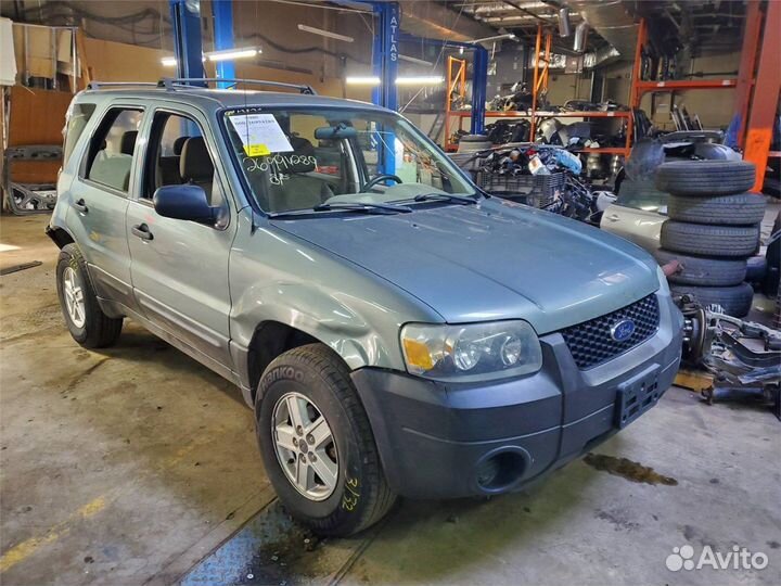 Разбор на запчасти Ford Escape 2001-2006