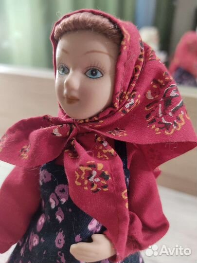 Кукла фарфоровая коллекционная