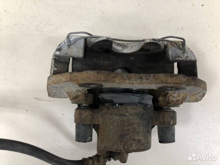 Суппорт передний правый Mazda Mazda 3 BK 2002-2009