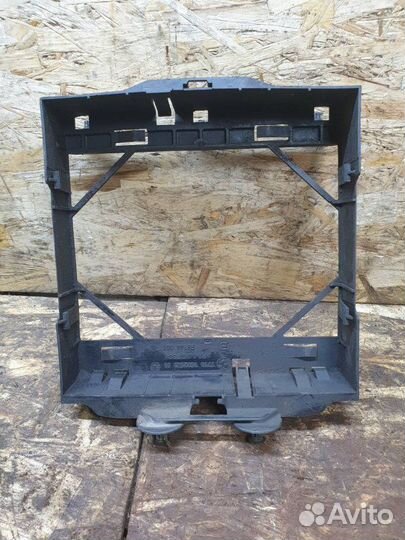 Рамка радиатора Bmw 7 F01 4.4 N63 2012