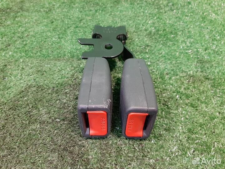 Замок ремня безопасности задний правый Renault Ko