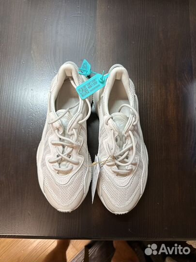 Кроссовки adidas ozweego