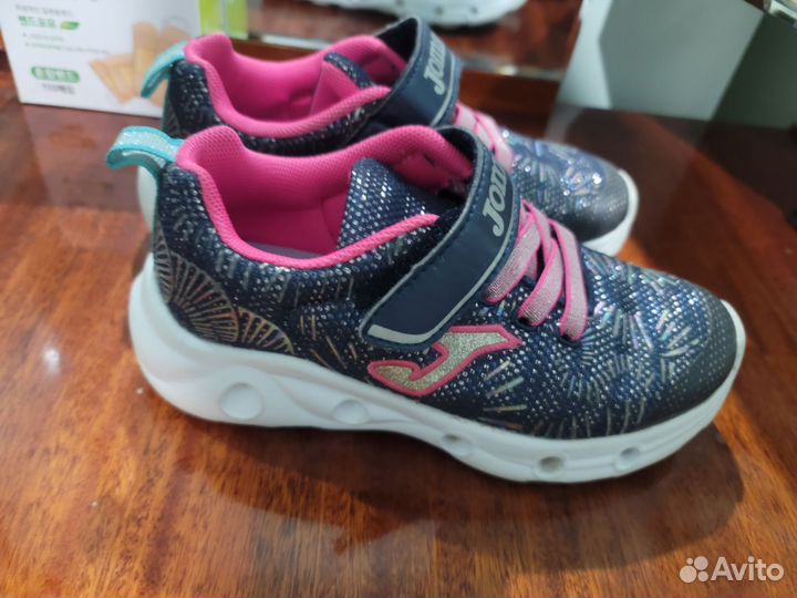 Кроссовки для девочки