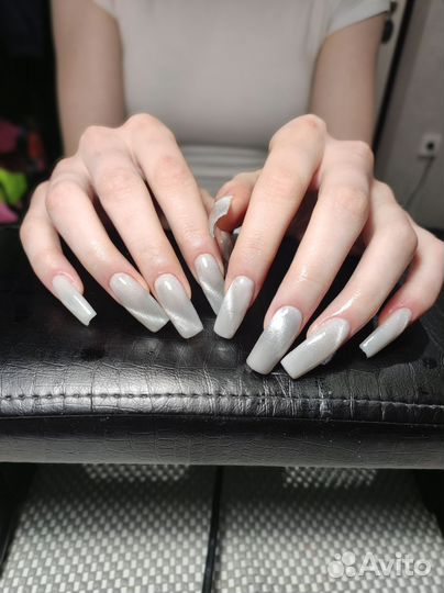 Услуги маникюра: гель-лак, наращивание, лак
