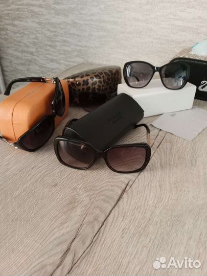 Солнцезащитные очки женские брендовые