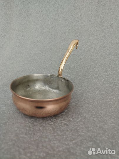 Старинный медный ковш