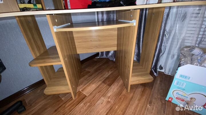 Компьютерный стол и стул