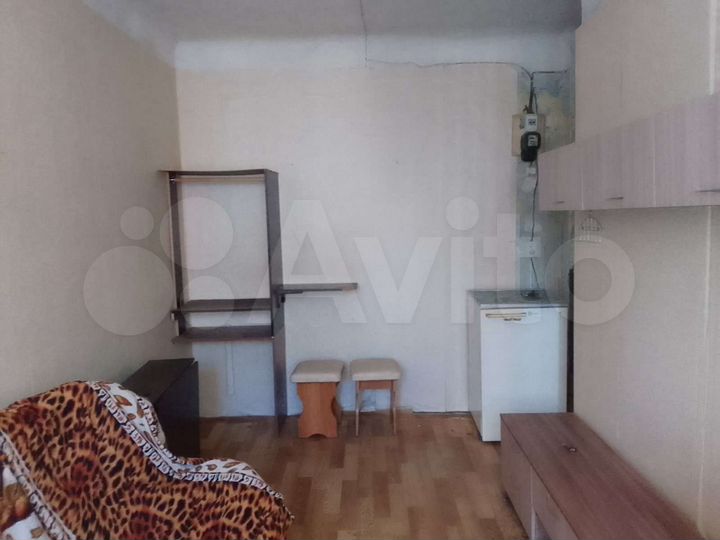 Комната 14 м² в 4-к., 4/4 эт.