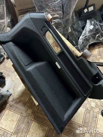 Обшивка багажника Таурег 3