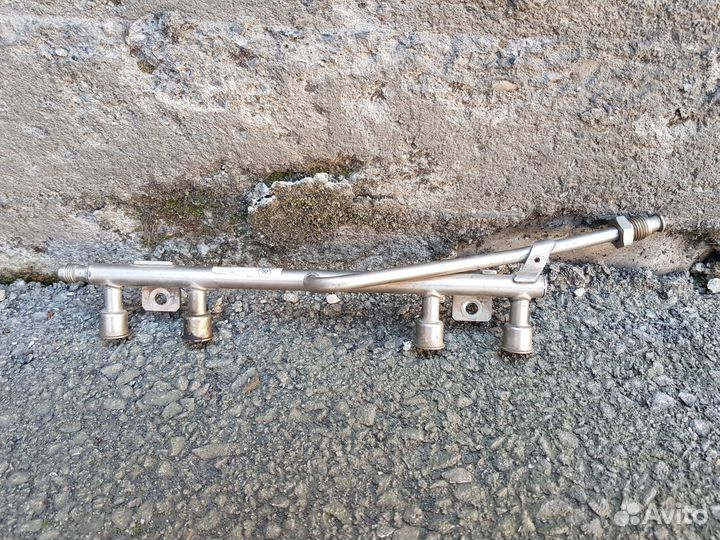 Топливная рампа 8кл 1.6