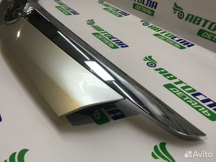 Молдинг крышки багажника задний Opel Insignia