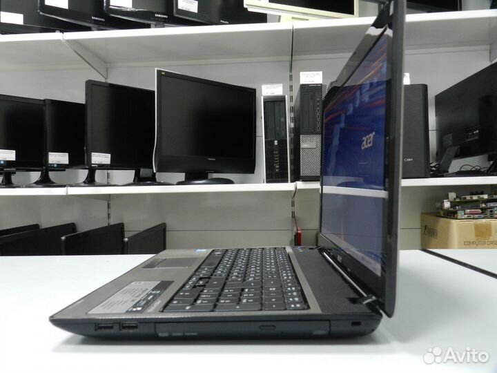 Ноутбук Acer Core i3, 6GB, SSD 120GB