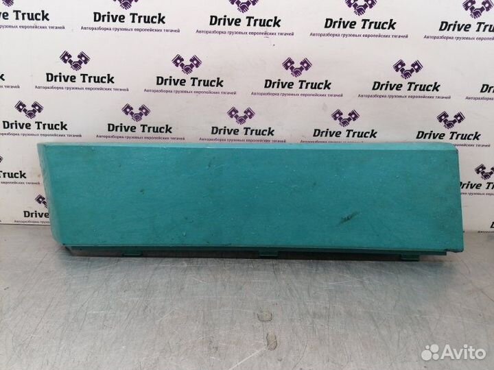 Накладка решетки радиатора левая Renault Magnum