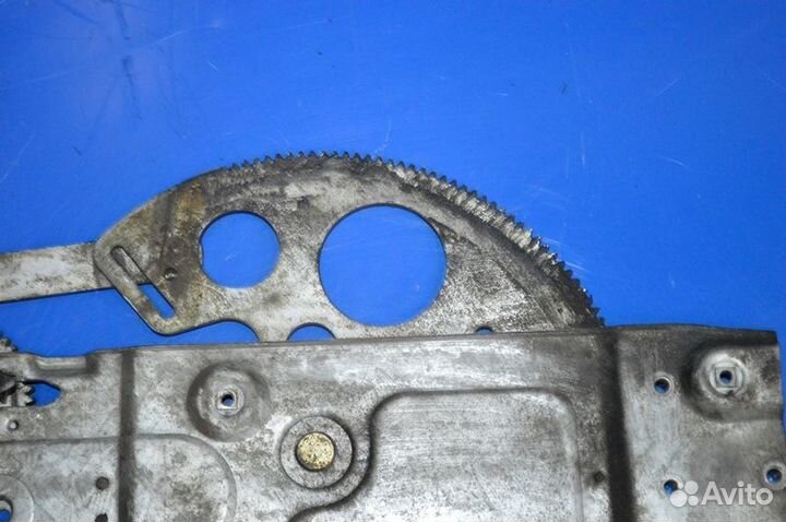 Механизм стеклоподъёмника, правый volvo F12 (01.77