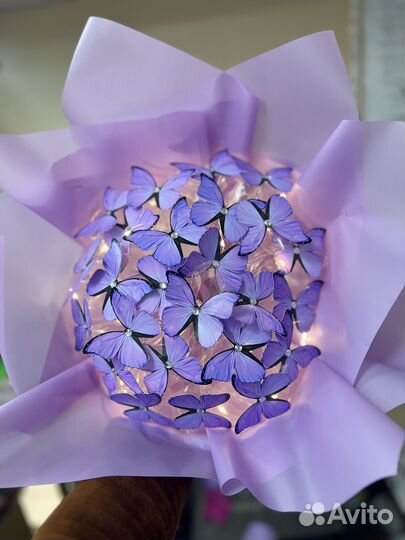 Букет из бабочек светящийся