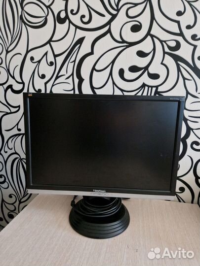 Рабочий монитор 19