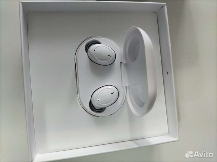 Полностью беспроводные наушники Oppo Enco W11