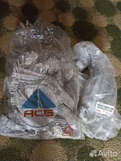 Унты 5тр.шторки на toyota hiace, трафарет 10 т. р