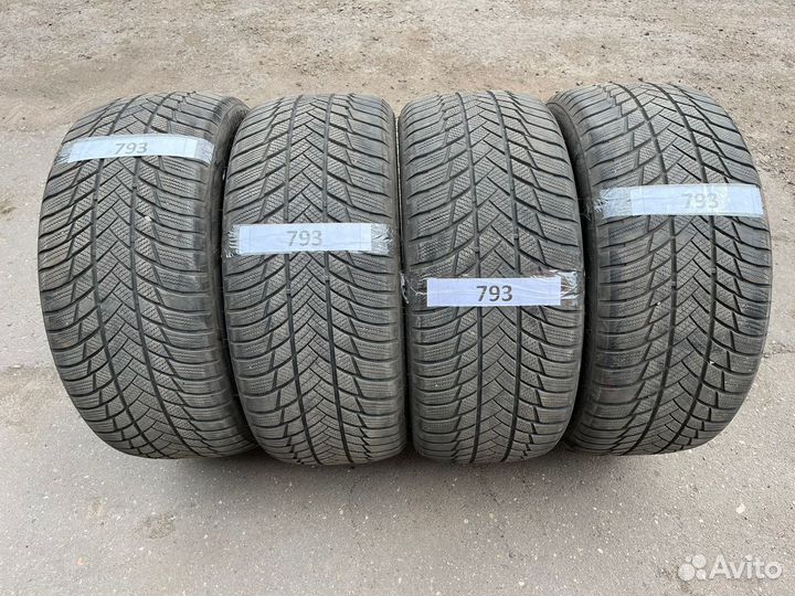 Bridgestone Blizzak LM-001 285/45 R21 113V