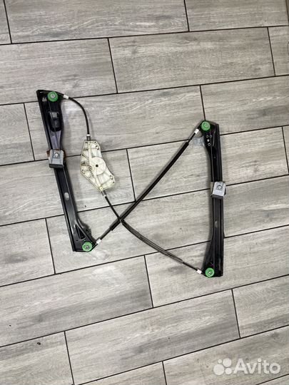 Стеклоподъемник правый Фольксваген Гольф 5