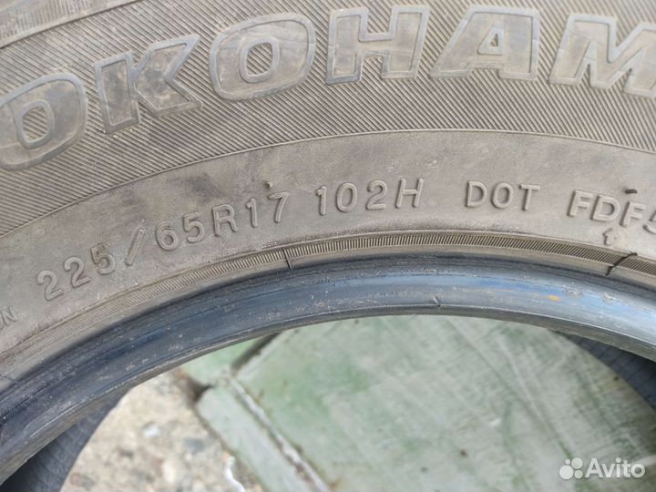 Yokohama Parada Spec-X 225/65 R17