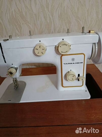 Швейная машина Чайка 142 м