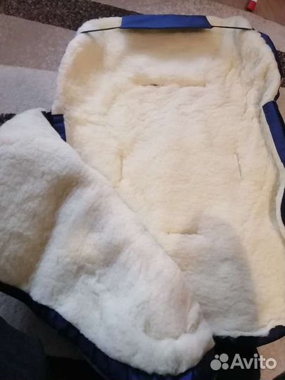 Зимний конверт в коляску на овчине новый womar