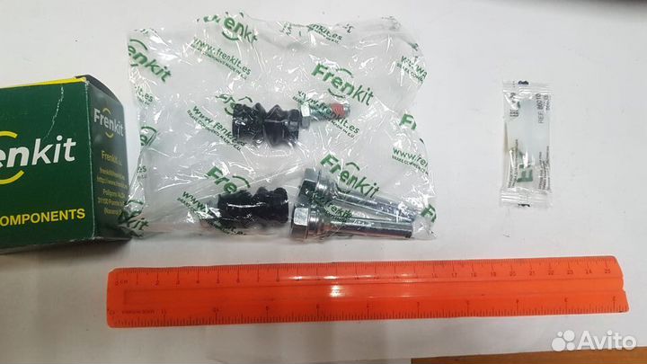 Направляющие переднего суппорта Volvo 940 S60 8мм