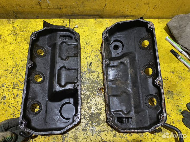 Клапанная крышка левая Mitsubishi 3.0,3.5