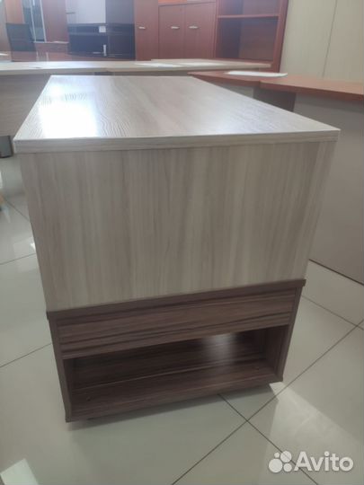 Стол, стол прямой,стол на опорной тумбе