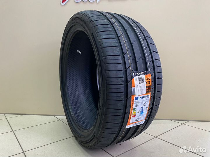 Tracmax X-Privilo TX3 275/35 R19 100Y