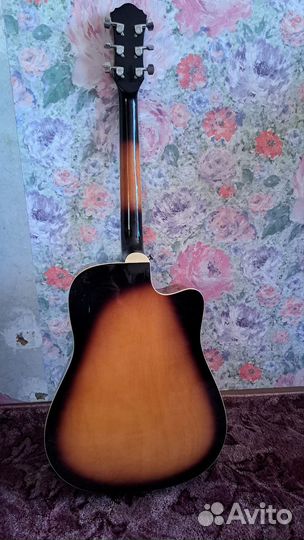 Акустическая гитара