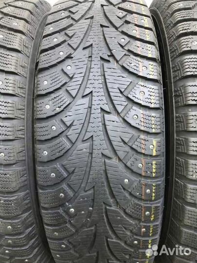 Hankook Winter I'Pike 215/65 R17 98T