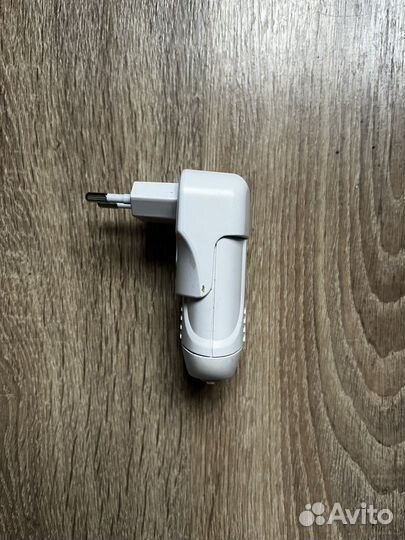 Адаптер питания Belkin. Полный набор переходников