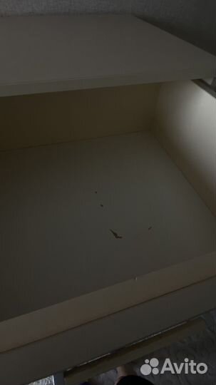 Полка настенная и шкаф