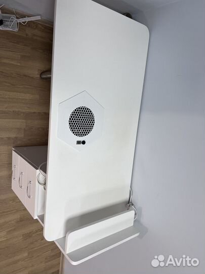 Маникюрный стол с вытяжкой бу