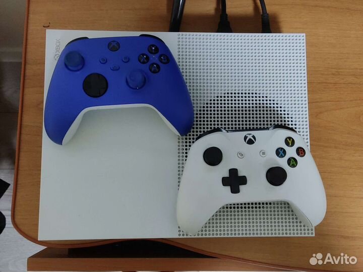 Xbox One s 1tb с играми