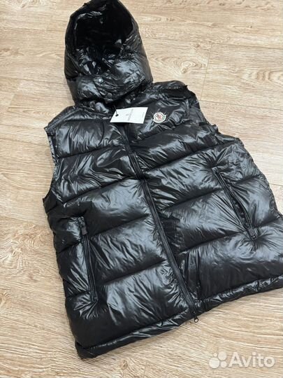 Жилетка Moncler с капюшоном