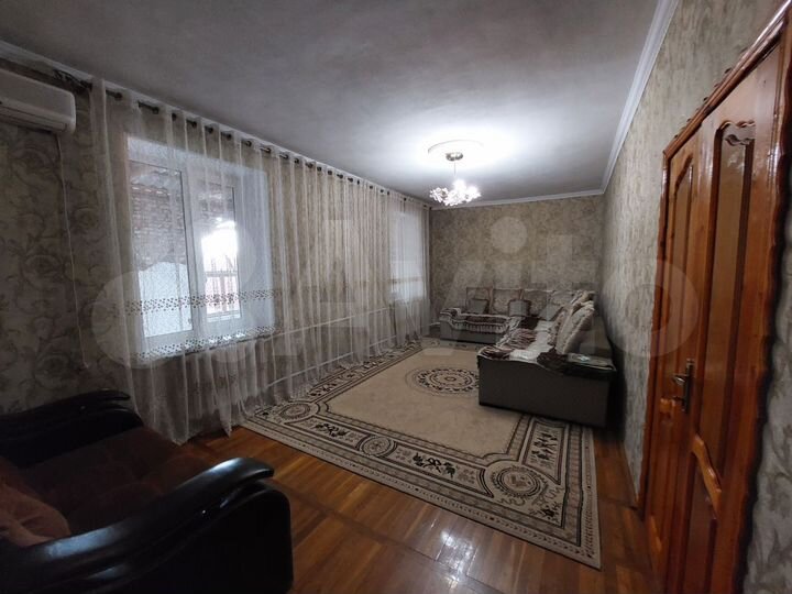 3-к. квартира, 85 м², 1/1 эт.