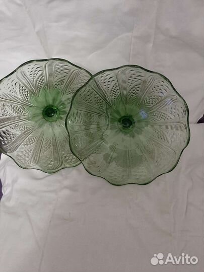 Ваза для фруктов на ножке цветное стекло СССР