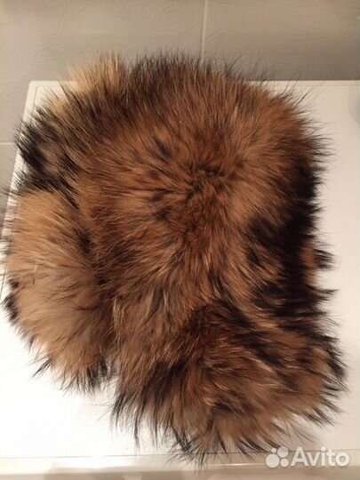 Шапка из меха енота