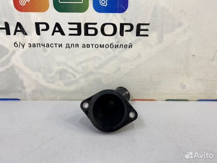 Крышка термостата Toyota Rav4 XA40 2AR-FE 2014