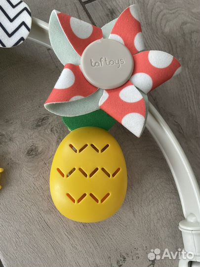 Дуга с игрушками taf toys