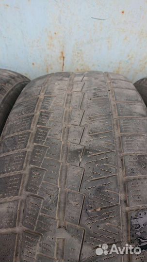 Kapsen SnowShoes AW33 215/55 R17 94H