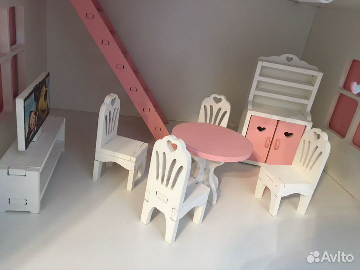 Домик кукольный