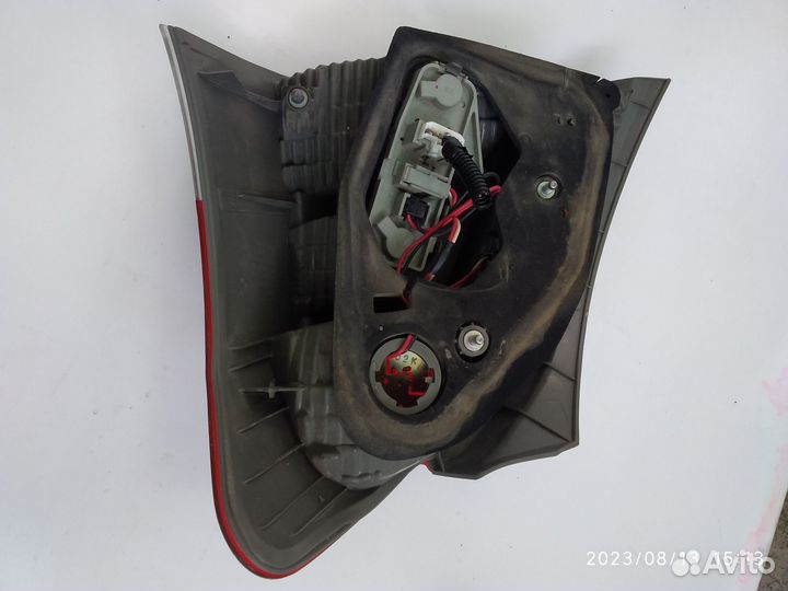 Стоп сигнал левый тойота витц 2010