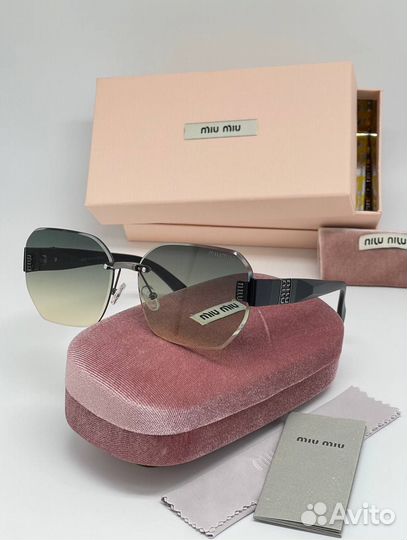 Солнцезащитные очки miu miu