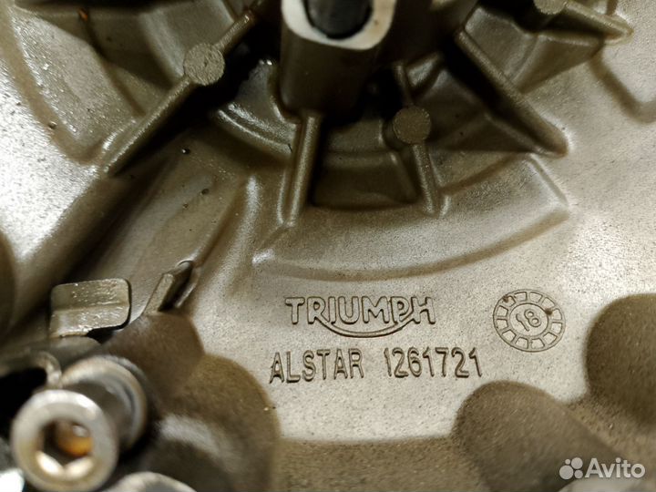 Triumph Spreed Triple 19 крышка статора