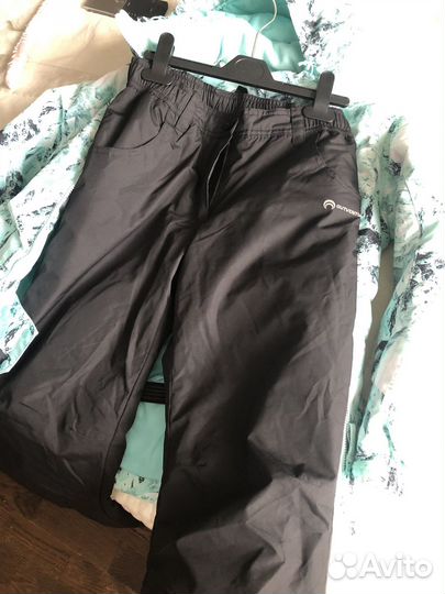 Продам костюм спортивный лыжны для девочки 140-152